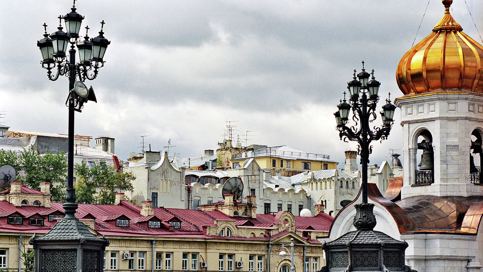 Вид на старую Москву и храм Христа Спасителя - РИА Новости, 1920, 08.09.2023