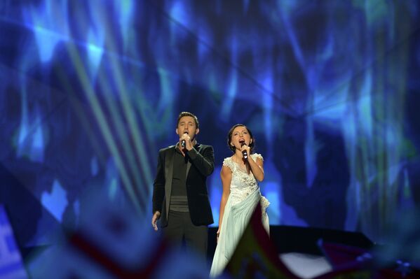 Представители Грузии Софо Геловани и Нодико Татишвили во время второго полуфинала 58-го международного конкурса песни Евровидение-2013
