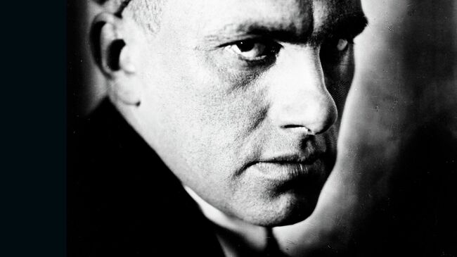 Поэт Владимир Маяковский