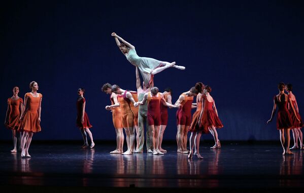Сцена из балета Concerto DSCH в Мариинском театре