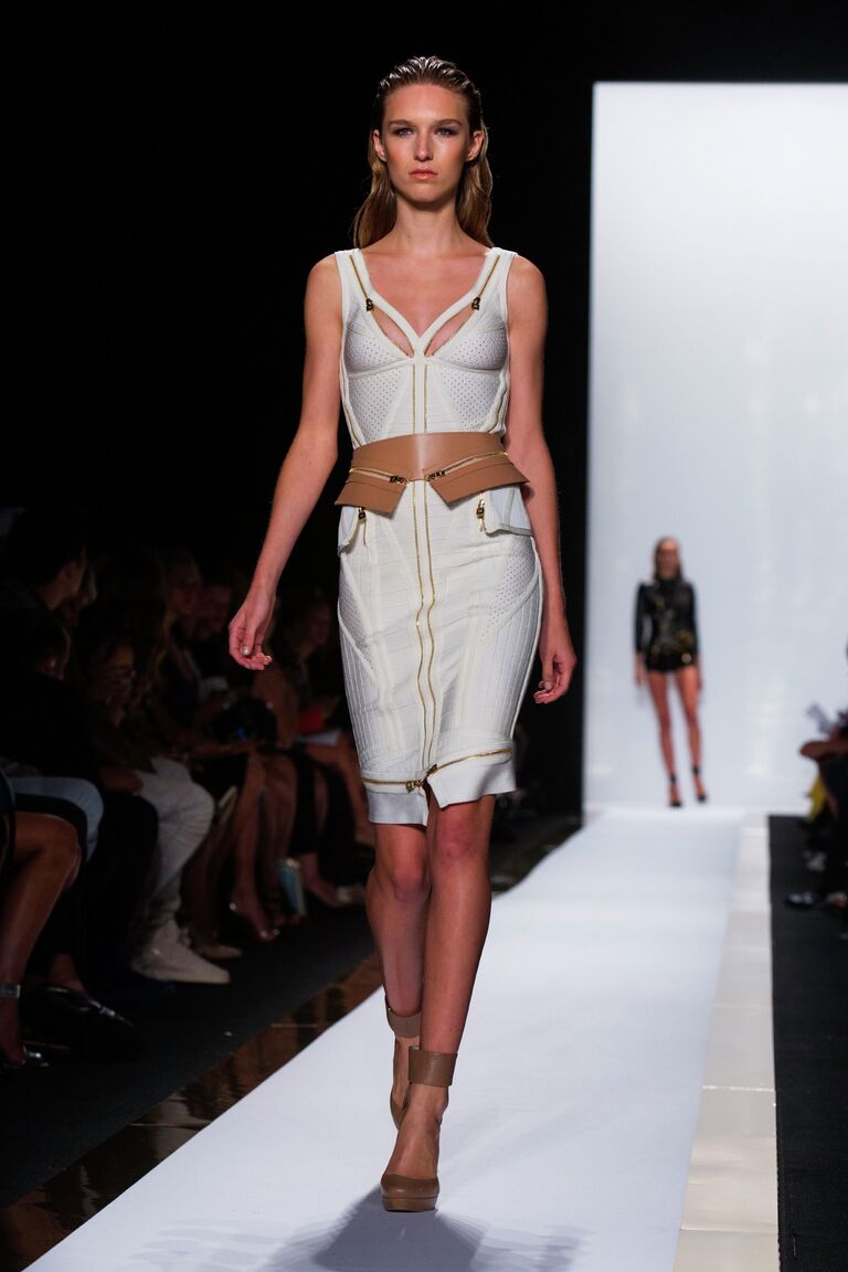 Показ весенне-летней коллекции Herve Leger by Max Azria на Неделе моды в Нью-Йорке