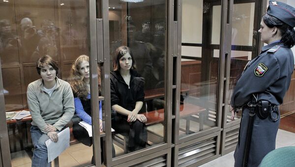 Участницы панк-группы Pussy Riot в суде. Архив