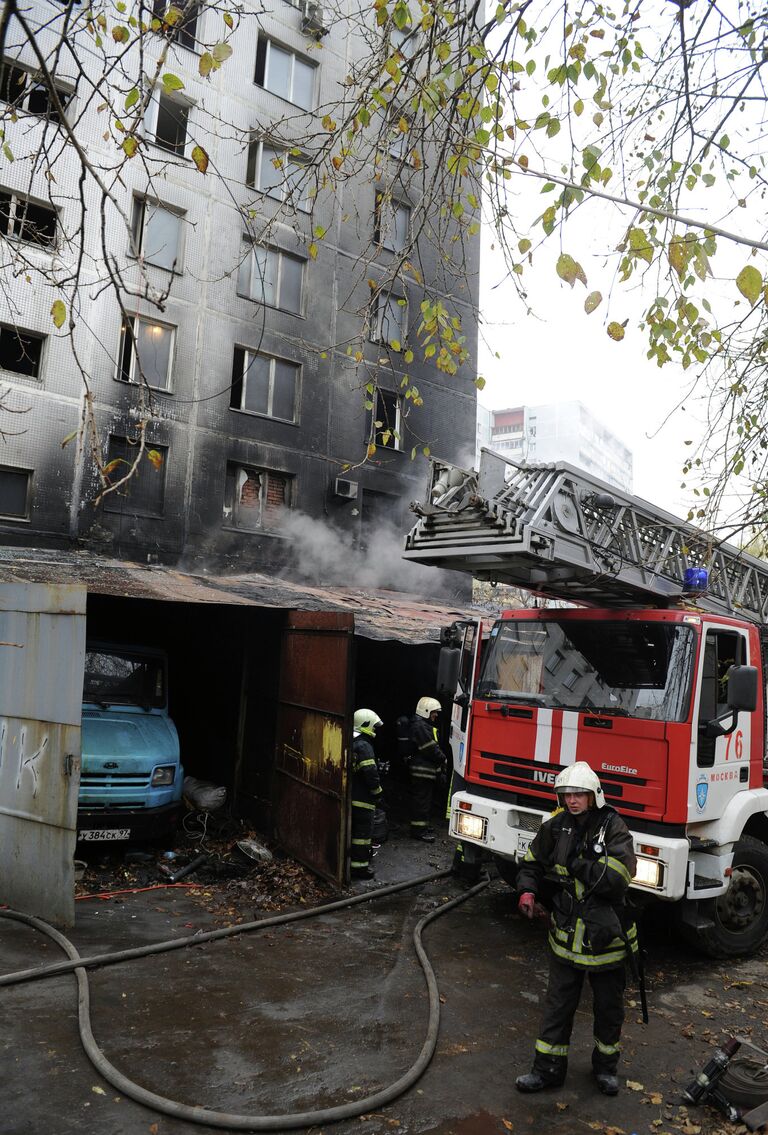 Пожар в здании на юге Москвы потушен