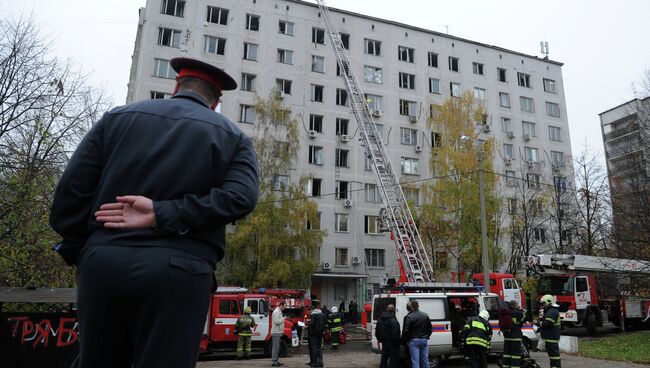 Пожар в здании на юге Москвы потушен