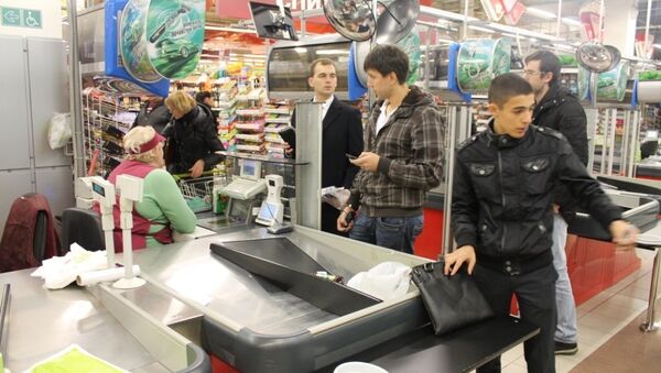 Активисты проверяют, продают ли магазины алкоголь подросткам. Архивное фото