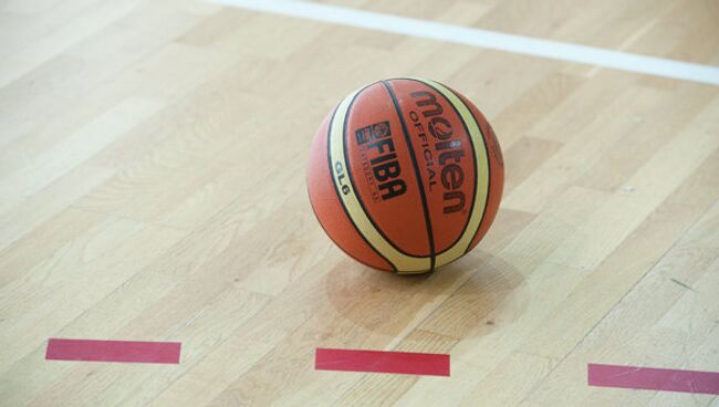 Баскетбольный мяч. Архивное фото