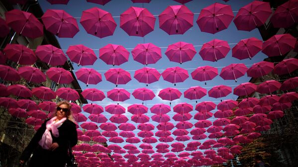 Инсталляция 400 зонтов в Софие, Болгария 