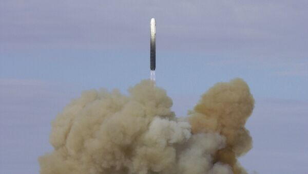 Запуск баллистической ракеты, архивное фото