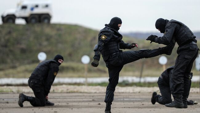 Демонстрация техники и боевой подготовки в рамках выставки Интерполитех-2012