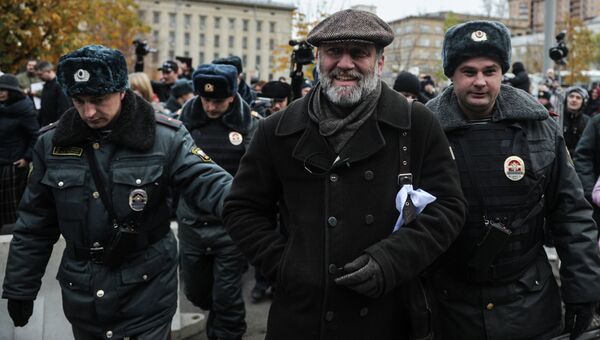 Полиция задерживает журналиста, издателя Сергея Пархоменко