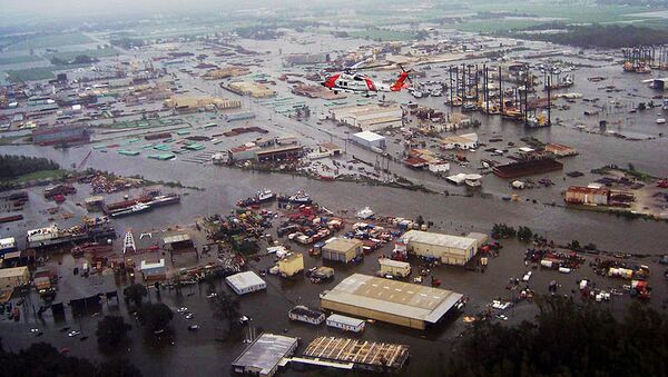 Последствия урагана Айк  в Нью Иберия, Луизиана, США. 2008 год