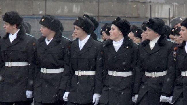 Военные, школьники и кадеты под дождем и снегом репетировали парад 1941 года 