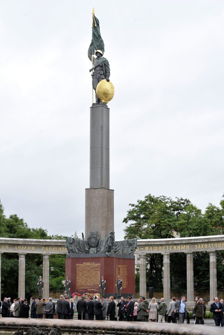 Памятник Советским воинам-освободителям в Вене Памятник Советским воинам-освободителям в Вене