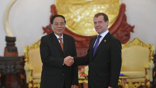 Д.Медведев провел переговоры с руководством Лаоса