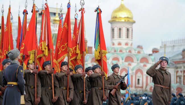 Генеральная репетиция марша в честь годовщины парада 1941 года