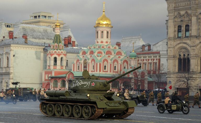 Торжественный марш, посвященный 71-й годовщине Парада 1941 года