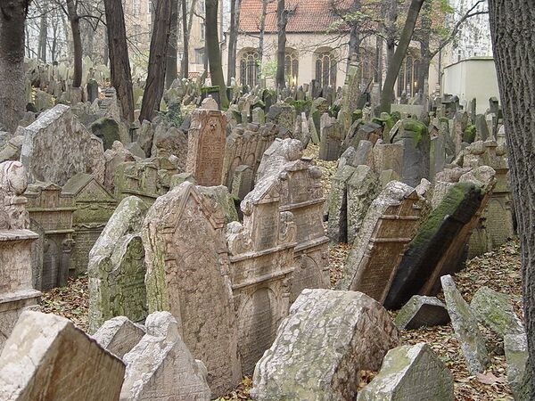 Старое еврейское кладбище в Праге Старое еврейское кладбище в Праге
