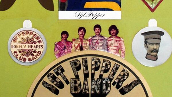 Цветной коллаж конверта для альбома Sgt. Pepper's Lonely Hearts Club Band группы The Beatles 