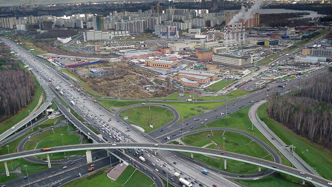 Дорожная развязка МКАД в районе Киевского шоссе в районе Тропарево-Никулино. Архив