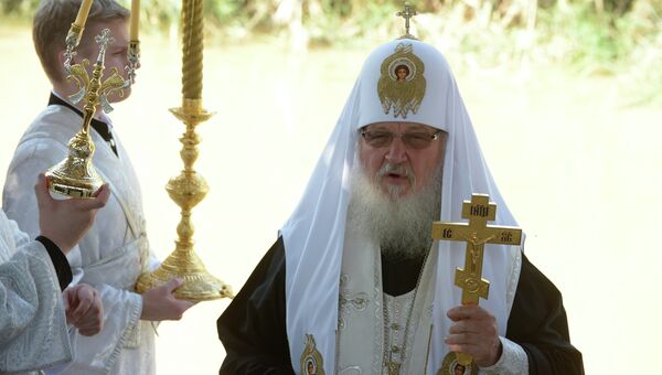 Патриарх Кирилл совершил освящение воды в реке Иордан
