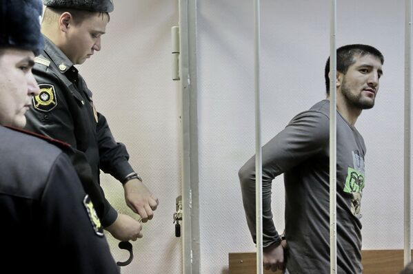Процесс по делу спортсмена Расула Мирзаева возобновился в суде