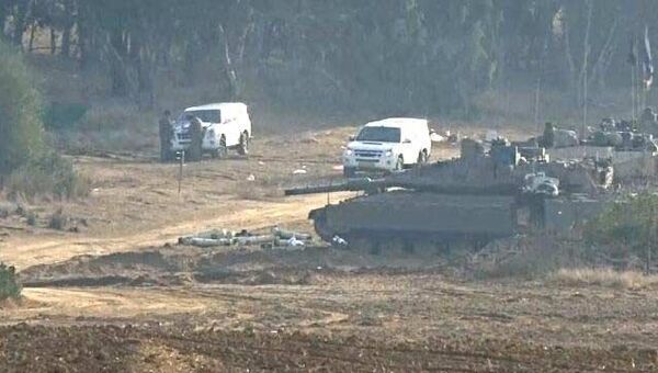 Израильские танки выстраиваются вдоль границы сектора Газа