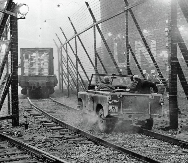 Эпизод из фильма режиссёра Андрея Тарковского Сталкер киностудии Мосфильм Эпизод из фильма режиссёра Андрея Тарковского Сталкер киностудии Мосфильм