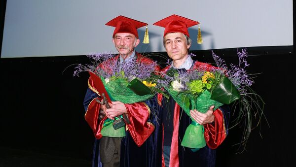 Лауреаты премии Просветитель-2012 Александр Мещеряков и Владимир Сурдин