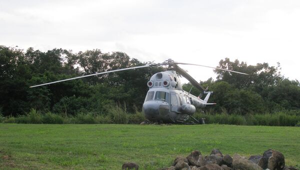 Старый вертолет Ми-2 на территории базы ВМФ в Веракрусе