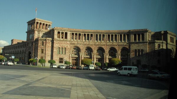 Дом правительства Армении на площади Республики. Архивное фото.