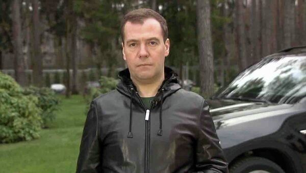 Медведев в видеоблоге предупредил автомобилистов о повышении штрафов