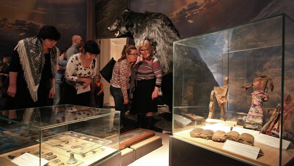 Чучело пещерного медведя в томском краеведческом музее