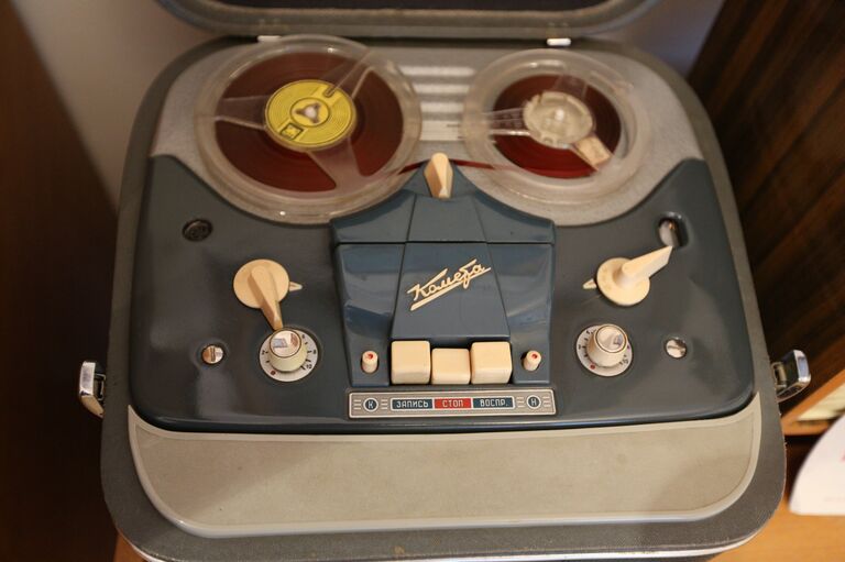 Катушечный магнитофон – мечта миллионов меломанов 60-х годов Катушечный магнитофон – мечта миллионов меломанов 60-х годов