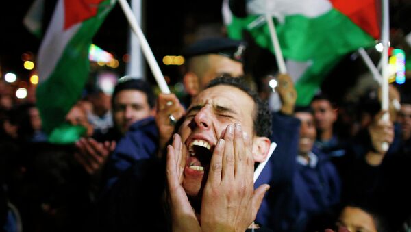Палестинцы вышли на улицы праздновать победу в Генассамблее ООН