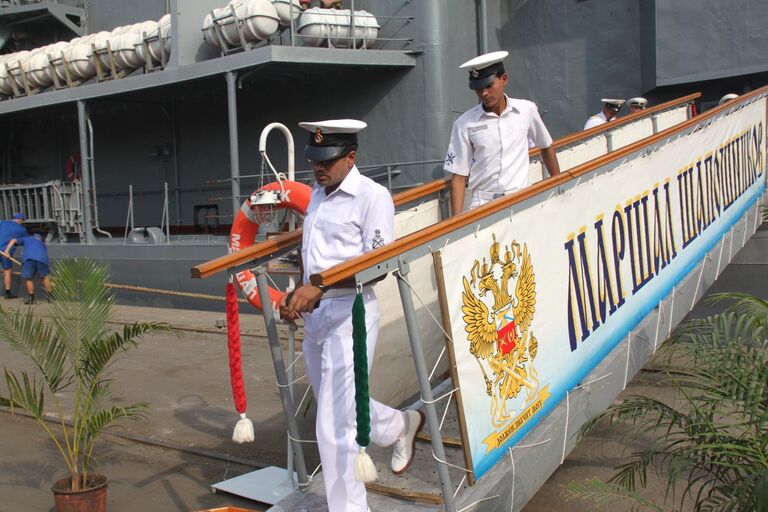 Индийские моряки в гостях у экипажа БПК «Маршал Шапошников»