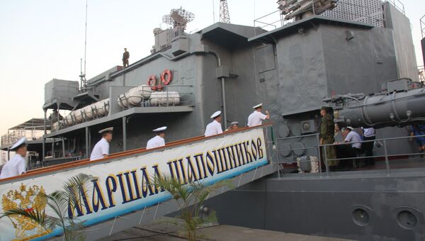 Российские моряки возвращаются из увольнения