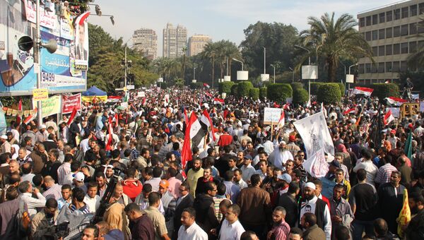 Демонстрация исламских сил в поддержку президента Египта Мурси, Каир. Архив