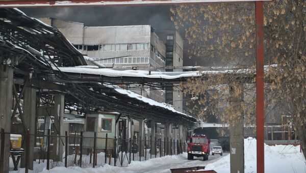 Ликвидация пожара на заводе резинотехнических изделий в Барнауле