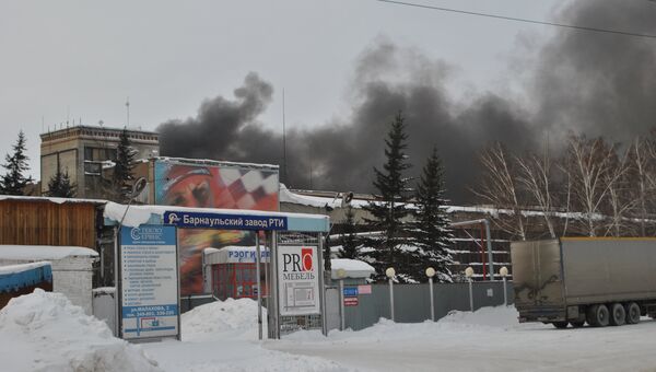 Пожар на заводе резинотехнических изделий в Барнауле