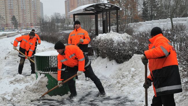 Уборка снега, архивное фото