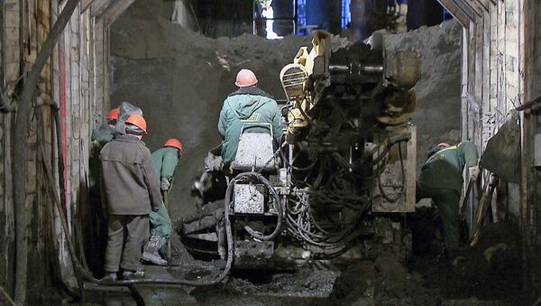 Строители буром соединили шахты нового тоннеля под московским метро