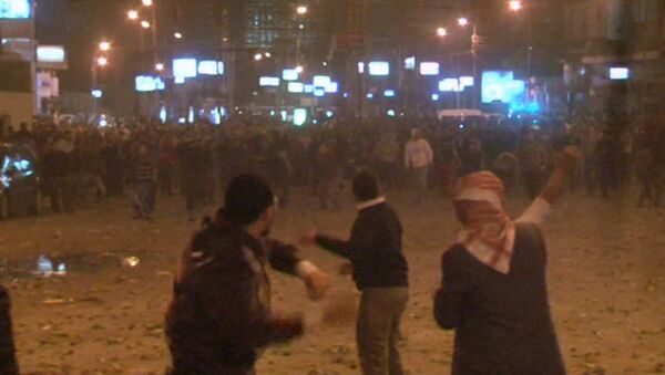 Сторонники и оппоненты Мурси кидались друг в друга камнями и палками