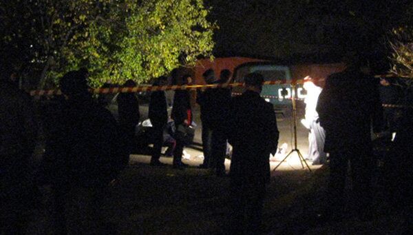 Работа оперативно-следственной группы на месте убийства журналиста Казбека Геккиева в Нальчике