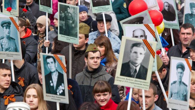 Акция Бессмертный полк в Томске 9 мая 2012 года