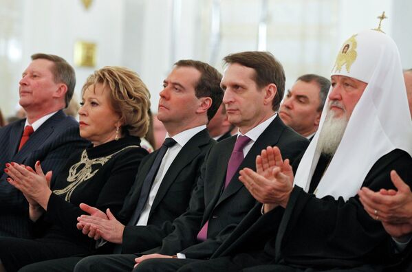 Д.Медведев слушает послание президента РФ Федеральному Собранию