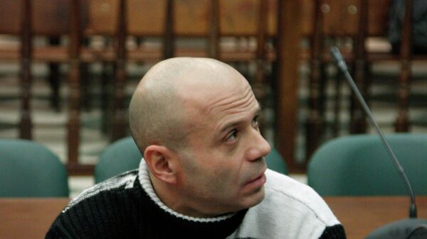 Подсудимый Дмитрий Павлюченков на заседании суда по делу об убийстве Анны Политковской, архивное фото
