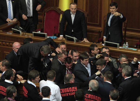 Выступление залужного в раде видео. Зеленский в верховной раде. Депутат верховной рады на тв россии. Выступление залужного в раде видео. Дом президента украины.