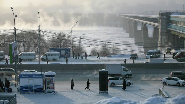 Остановка Речной вокзал на улице Большевистская в Новосибирске, фото из архива