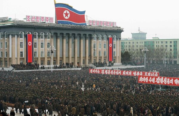 Масштабное празднование по случаю успешного запуска ракеты Ынха-3 в столице КНДР 