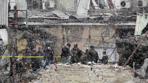 Полицейские на месте взрыва в Кабуле